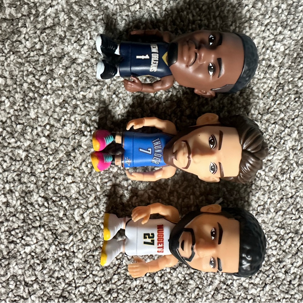 NBA BALLERS 3 players
No accessories
Never played with
Straight from ball